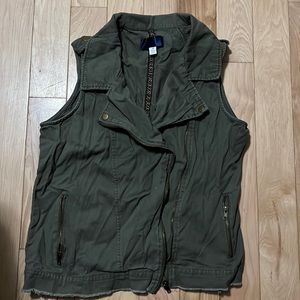 Women’s medium vest